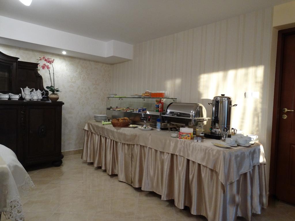 Hotelik Pod Lwami Malaszewicze Duze Ngoại thất bức ảnh