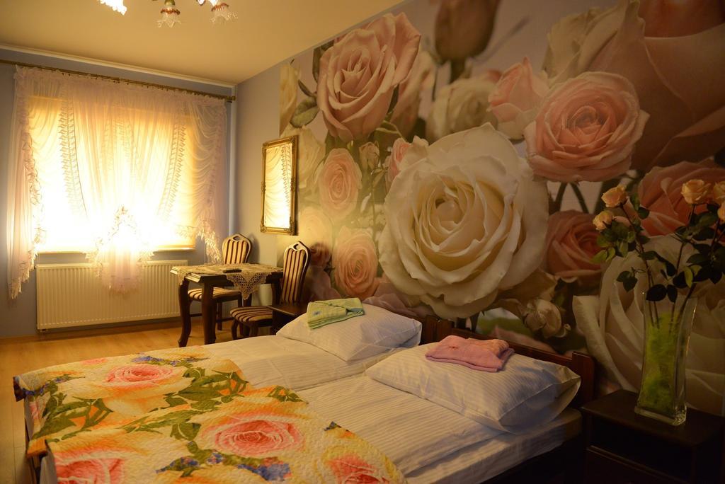Hotelik Pod Lwami Malaszewicze Duze Ngoại thất bức ảnh