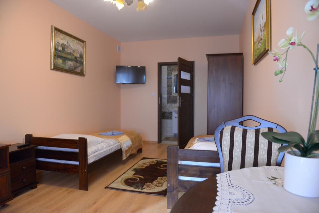 Hotelik Pod Lwami Malaszewicze Duze Ngoại thất bức ảnh