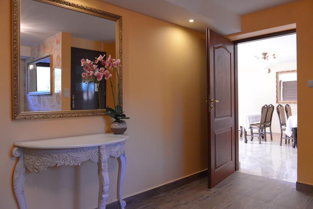 Hotelik Pod Lwami Malaszewicze Duze Ngoại thất bức ảnh
